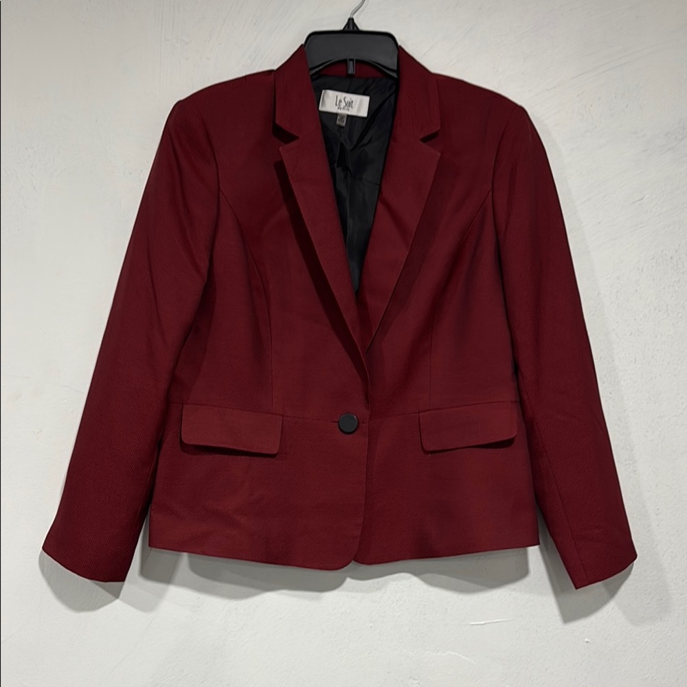 Le Suit Red Blazer Classic Tailored Design